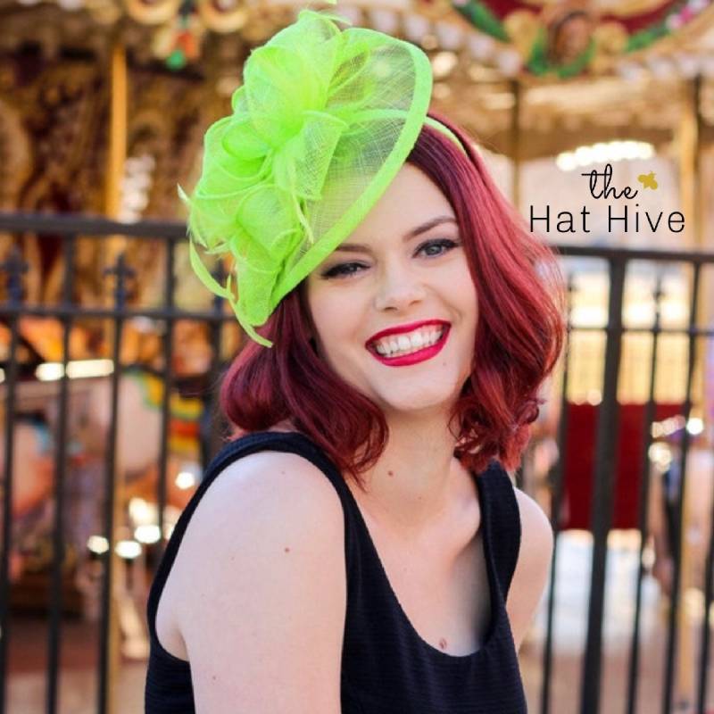 Neon Grün Fascinator Teeparty Hut Für Verrückte Hutmacher Gartenparty Thema Halloween von TheHatHive