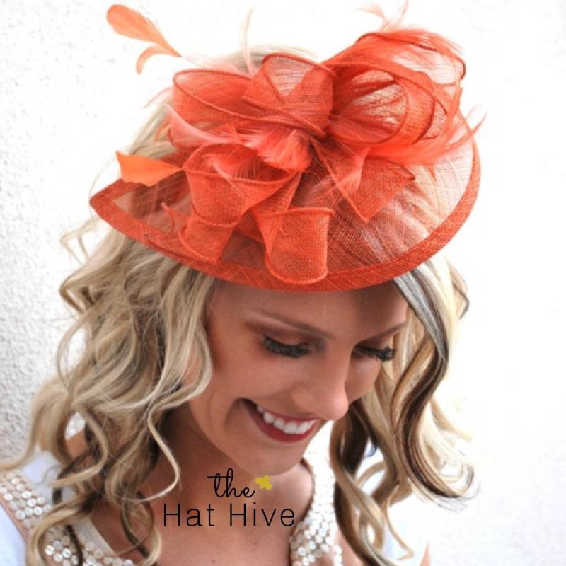 Rusty Orange Fascinator Auf Bequemen Haarreif Leicht Und Angenehm Zu Tragen Teeparty Hut Kirchenhut Derby Fancy von TheHatHive