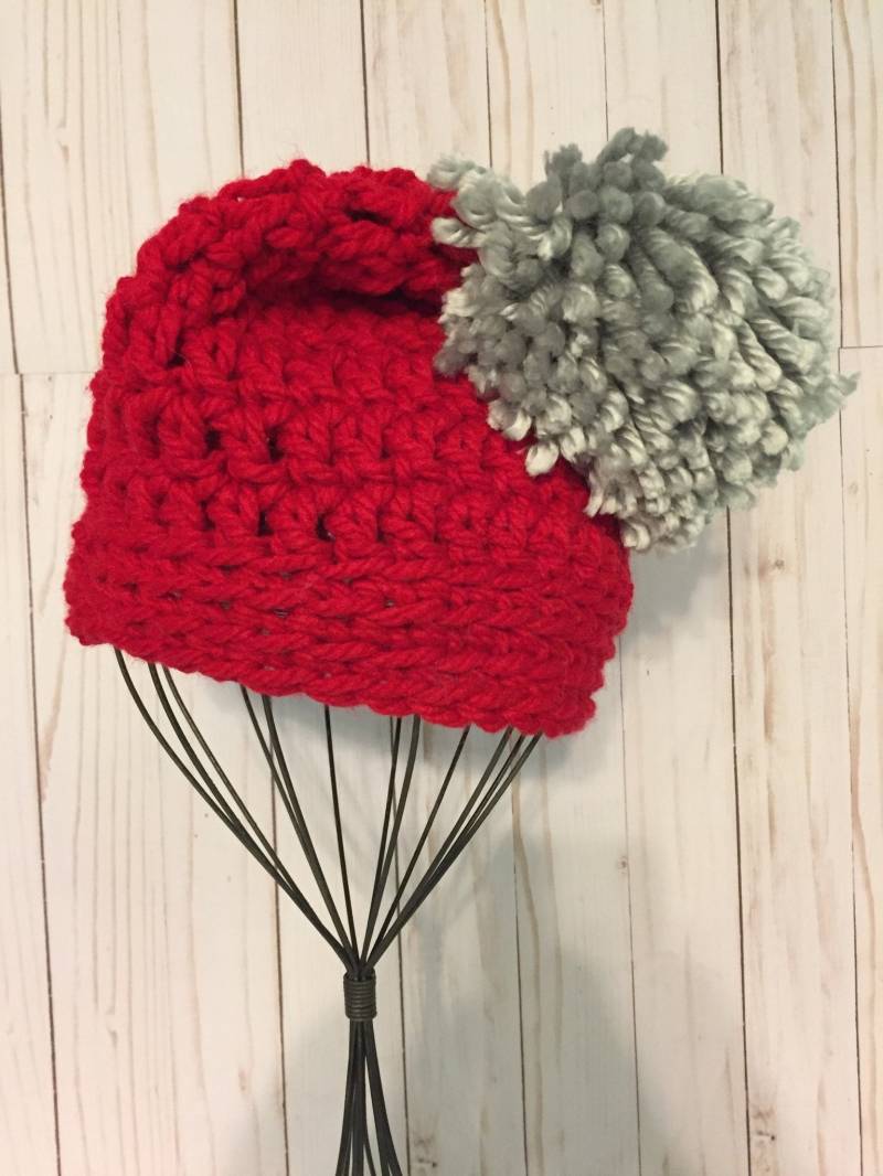 Scharlach Taube Scharlach Taube von TheHatPhilosophy