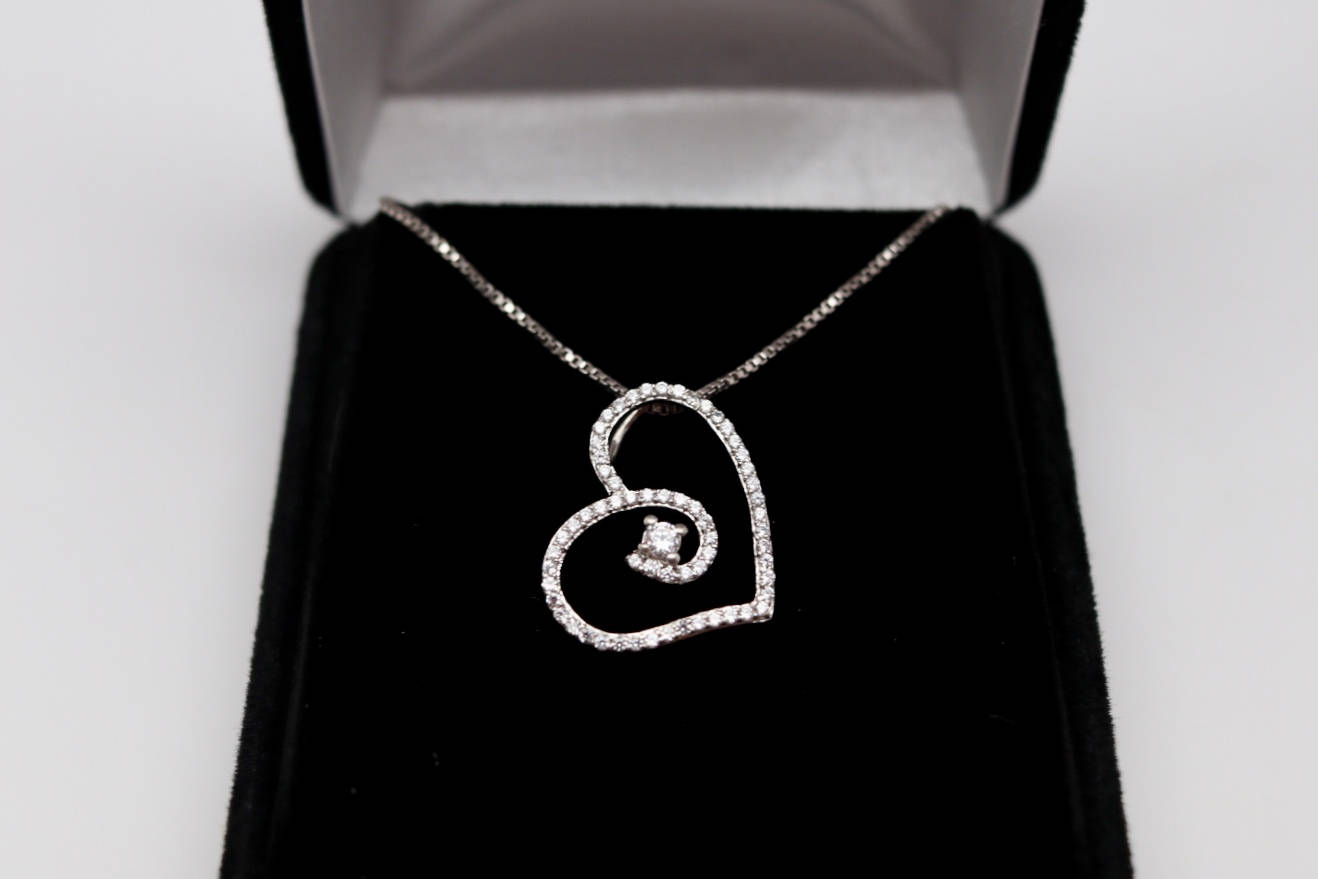 Estate Sterling Cz Herz Anhänger Halskette, Silber Zirkonia Mit 18" Kette, Nachlass Schmuck, Retro Valentinstag von TheHavenFinds