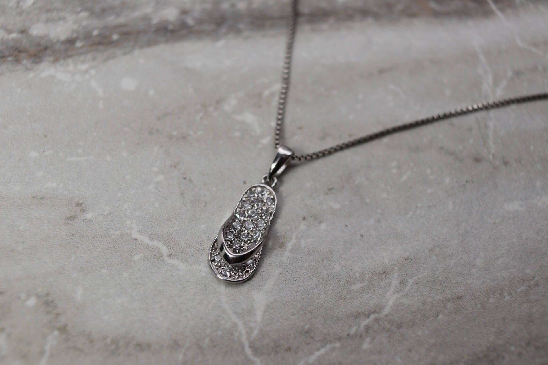 Estate Sterling Silber Cz Flip Flop Anhänger Halskette, Zirkonia Strand Anhänger, Sandale 23" Kette, Geschenke Für Sie, Schmuck von TheHavenFinds