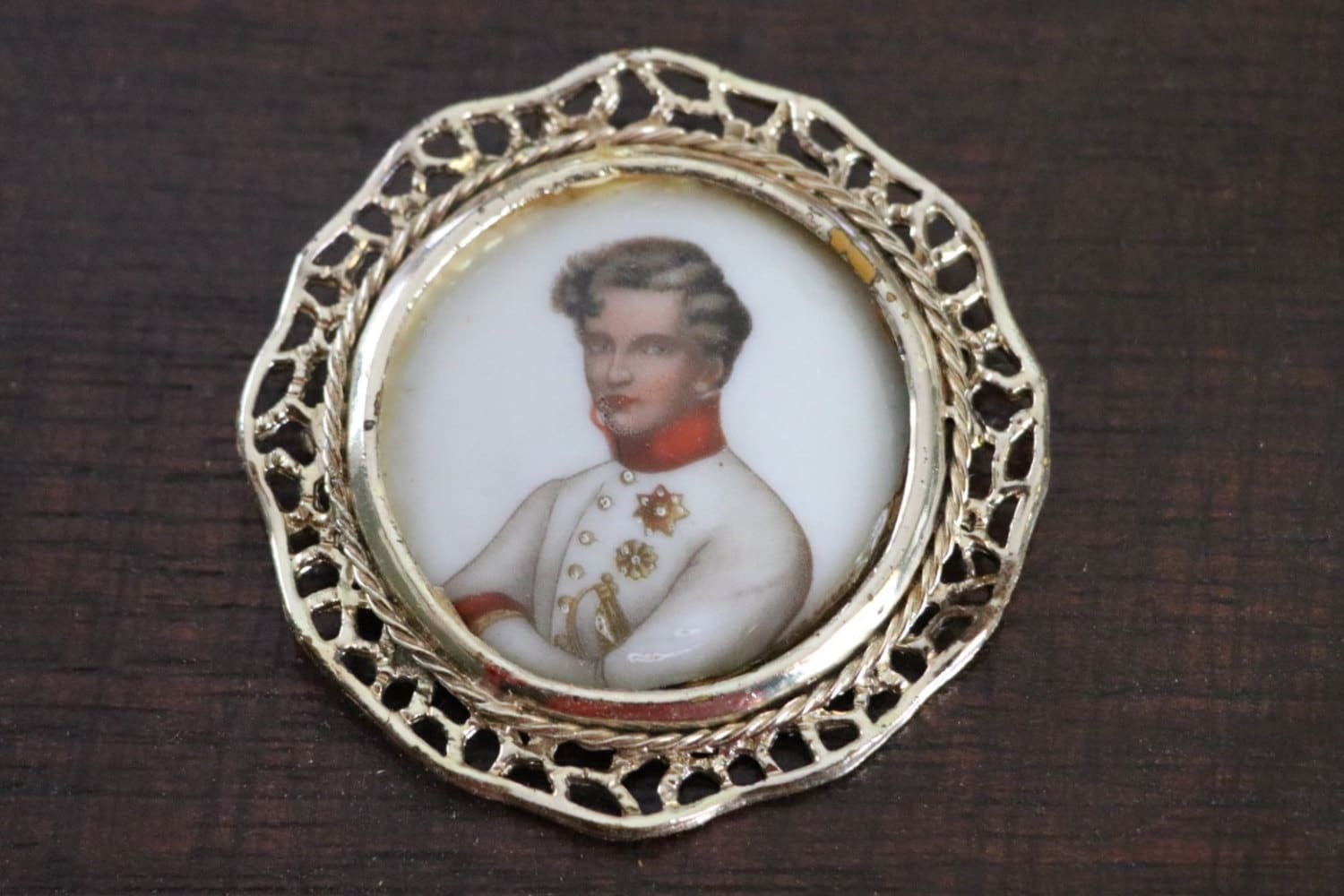 Rare Vintage Handbemalter Napolean Ii Limoges Brosche Anhänger, Made in France, Signiert Nachlassschmuck von TheHavenFinds
