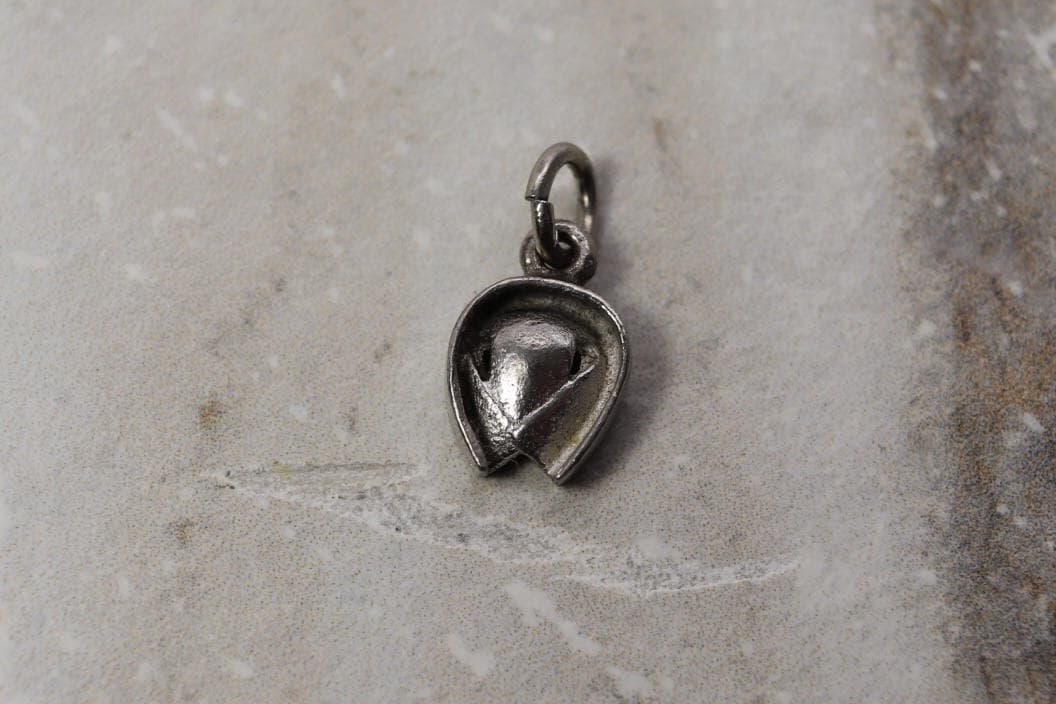 Vintage Alien Anhänger, Sterling Silber Kleiner Geschenke Für Sie von TheHavenFinds