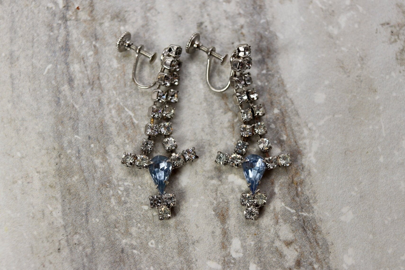 Vintage Blaue Strass Ohrringe, Schraubverschluss Abschlussball Schmuck, Nachlass Brautschmuck von TheHavenFinds