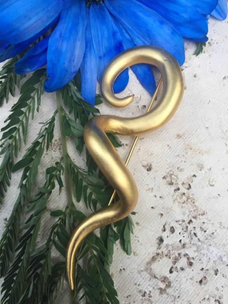 Vintage Goldfarbene Swirl Brosche Anstecknadel von TheHavenFinds