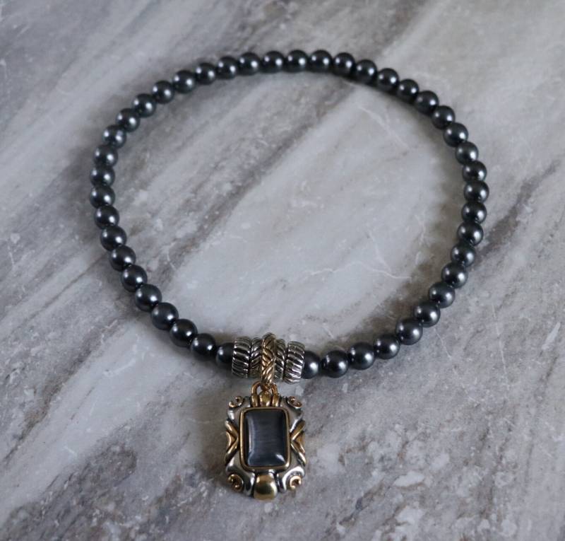 Vintage Graue Perlenkette Mit Rechteckigem Anhänger, Magnetverschluss von TheHavenFinds