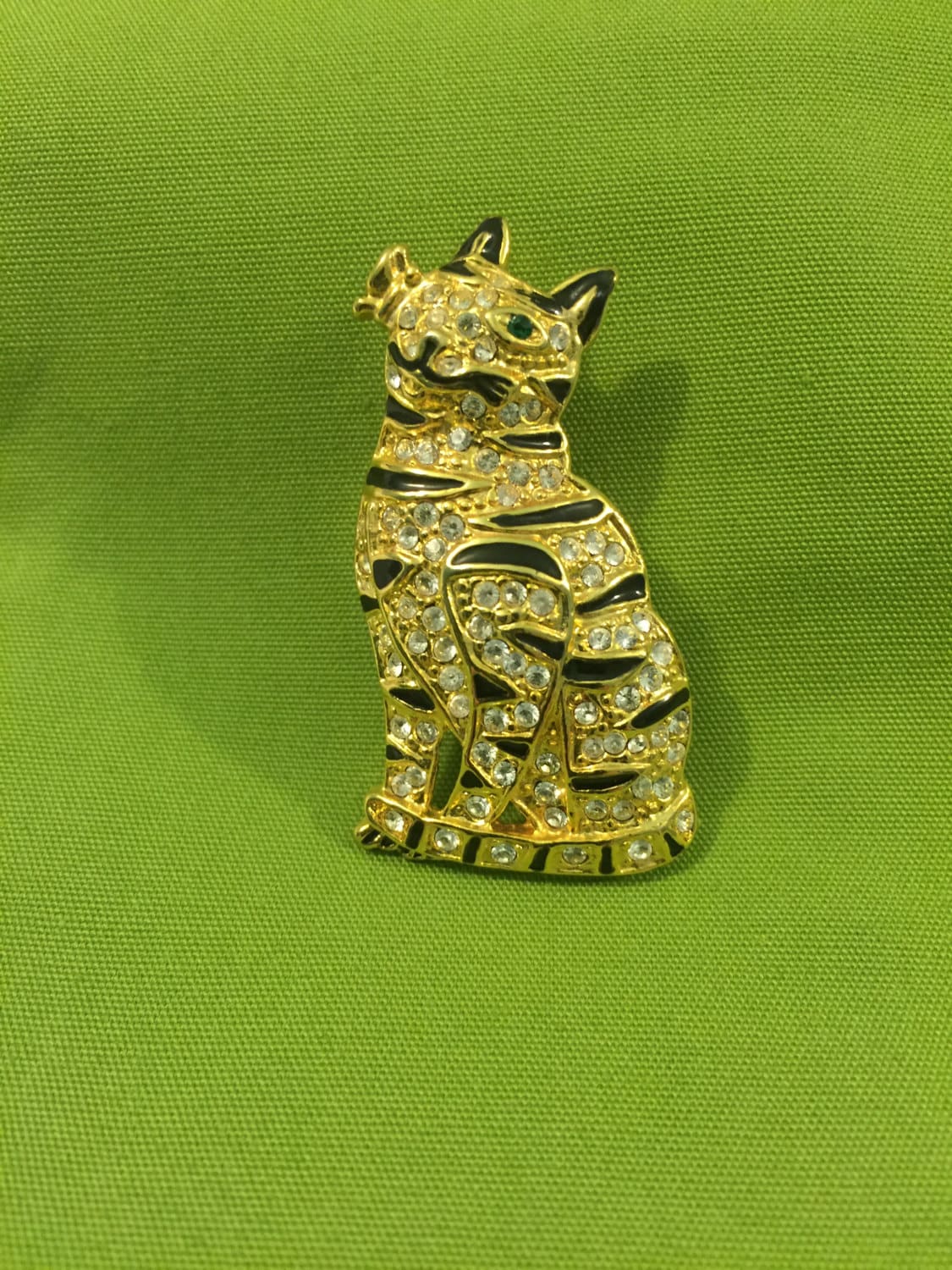 Vintage Katze Vergoldete Brosche Mit Kristallen Und Schwarzen Emaille-Akzenten von TheHavenFinds