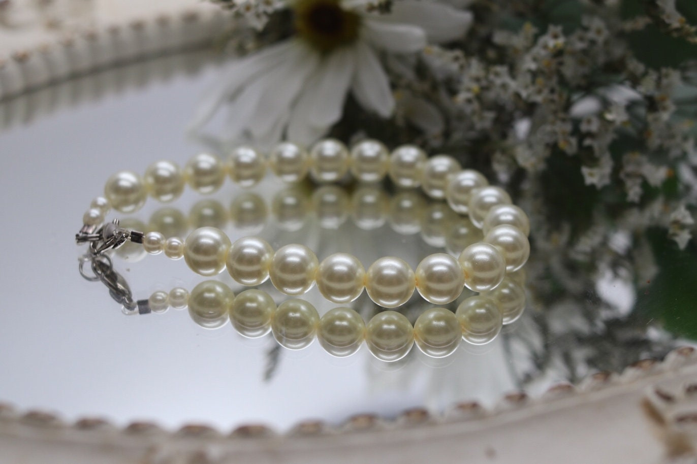 Vintage Perlenarmband, Kunstperlen Armband, Layering Juni Geburtsstein, Muttertag Geschenk, 3. Jahrestag Geschenk von TheHavenFinds