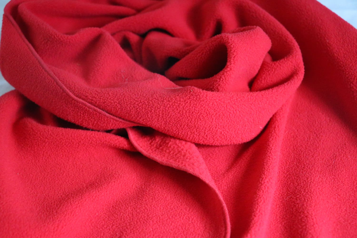 Vintage Roter Winterschal Aus Polyester, Rechteckiger Schal, Weihnachtsschal, Geschenke Für Sie, Ihn, Mama von TheHavenFinds