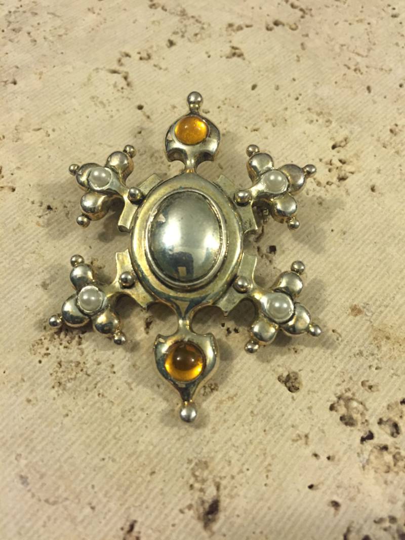 Vintage Starburst Silberfarbene Brosche Mit Gelben Und Weißen Steinakzenten von TheHavenFinds