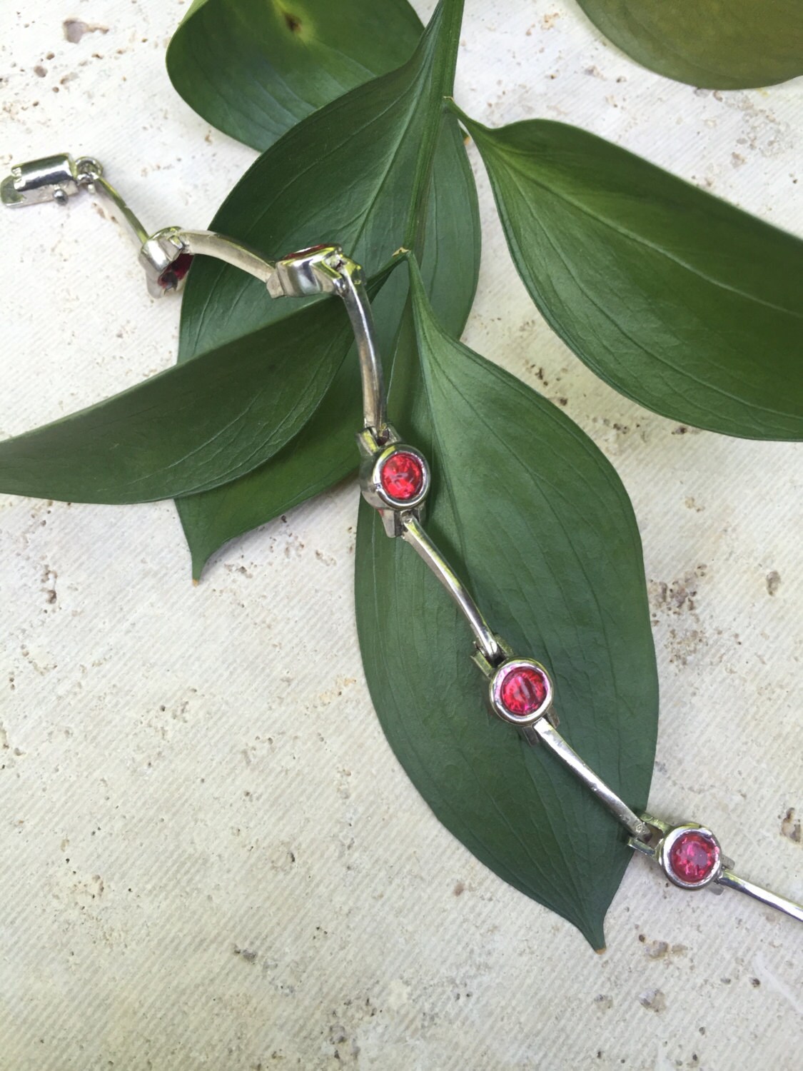 Vintage Sterling Silber Armband Mit Roten Kristallen/Layering Nachlass Schmuck Juli Geburtsstein Geschenke Für Sie von TheHavenFinds