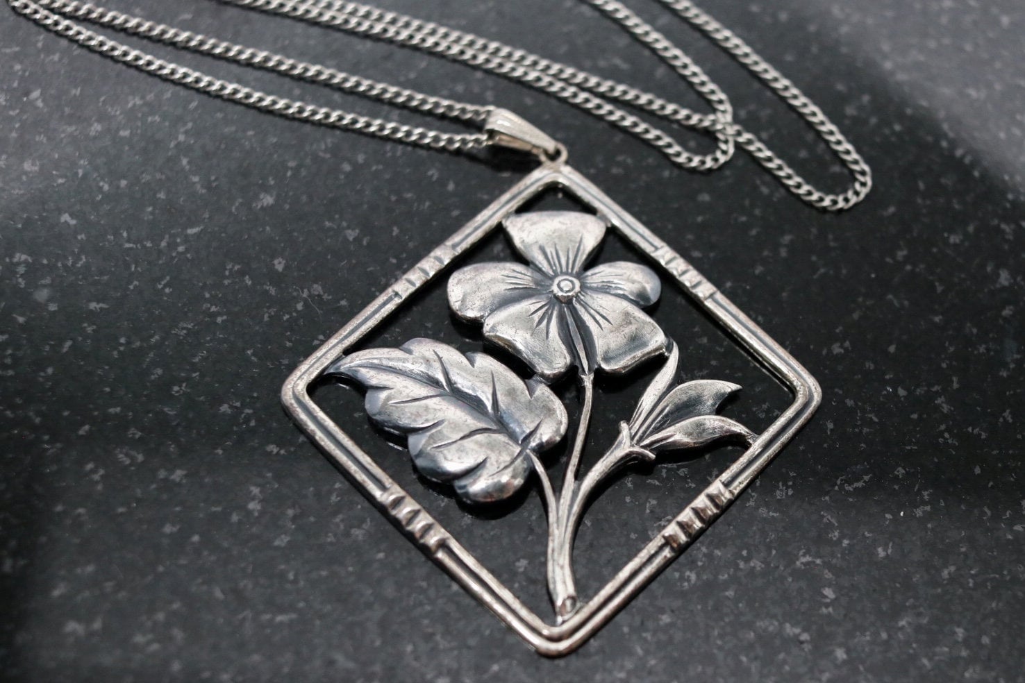Vintage Sterling Silber Blumen Anhänger, Rautenförmige Blume Halskette, 18" Kette, Nachlass Schmuck, Muttertag Geschenk von TheHavenFinds