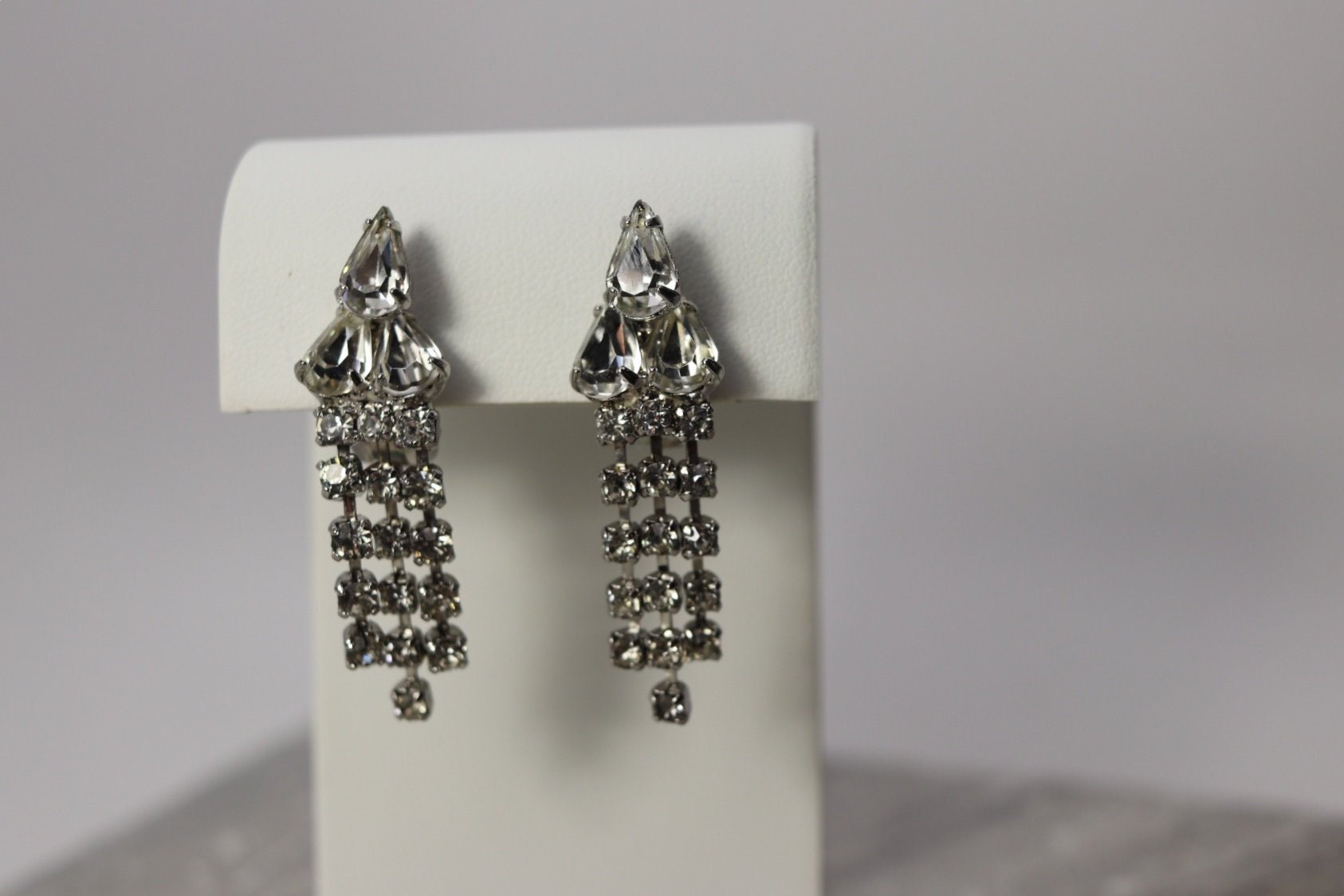 Vintage Strass Ohrclips, 3, 5 cm Lang, Ohrringe, Foilback Nachlass Schmuck, Abschlussball Festschmuck von TheHavenFinds