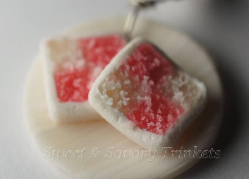 Handgemachte Battenberg Kuchen Anhänger Miniatur Polymer Clay Essen Schmuck Handgemachte Battenberg Kuchen Anhänger Miniatur Polymer Clay Essen Schmuck von TheHeatherWells