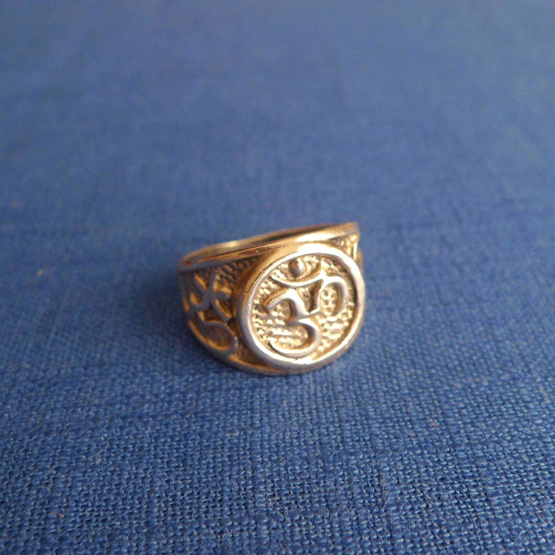 Silber Om Ring Aus Indien Silber Om Ring Aus Indien von TheHiddenAlley