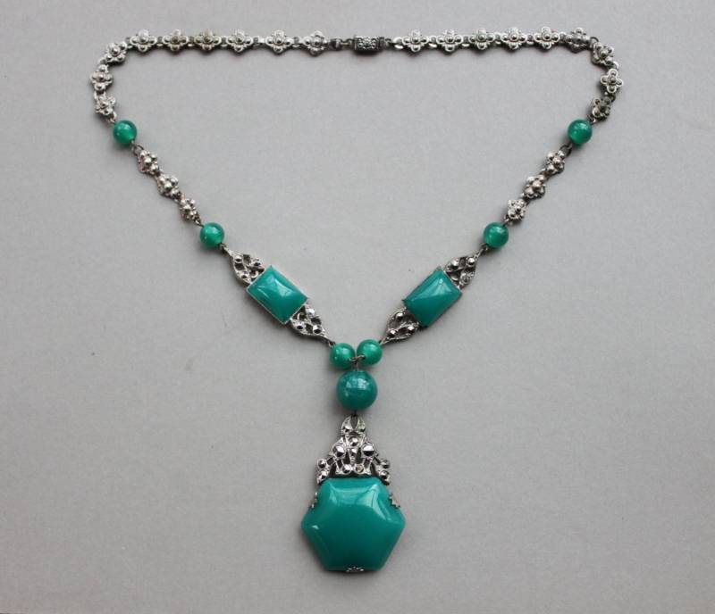 Art Deco Chrysopras Lavalier Halskette/Antik Grün Flapper Art Deco Chrysopras Lavalier Halskette/Antik Grün Flapper von TheHiddenChamber