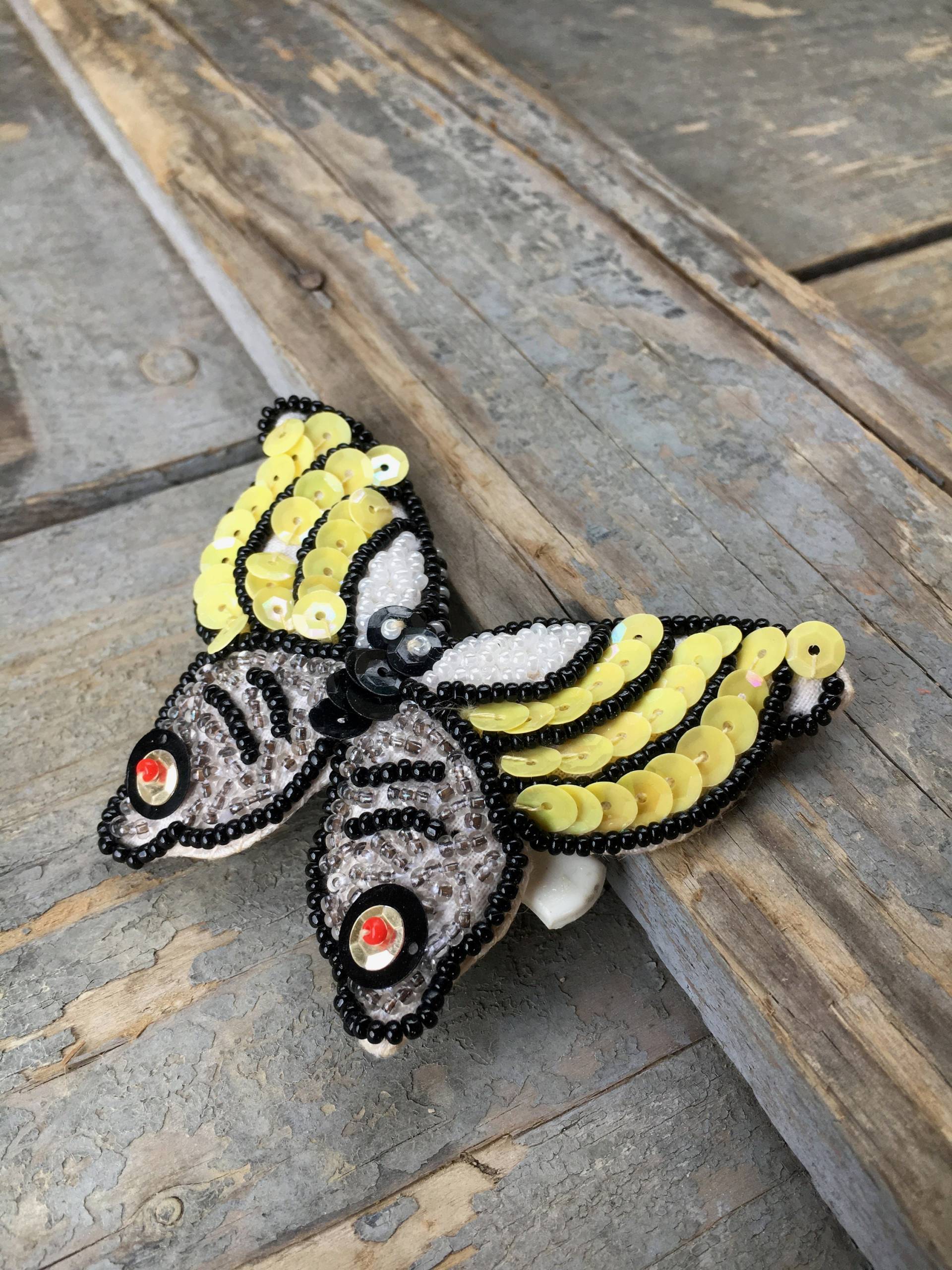 Vintage Bunten Schmetterling-Applikation-Motiv/Haar-Clip Mit Pailletten Und Perlen Vintage Bunten Schmetterling-Applikation-Motiv/Haar-Clip Mit Pailletten Und Perlen von TheHiddenFlorence