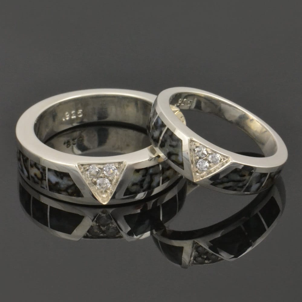 Dinosaurier Knochen Ehering Set Mit Weißen Saphiren in Sterling Silber - Ring von TheHilemanCollection