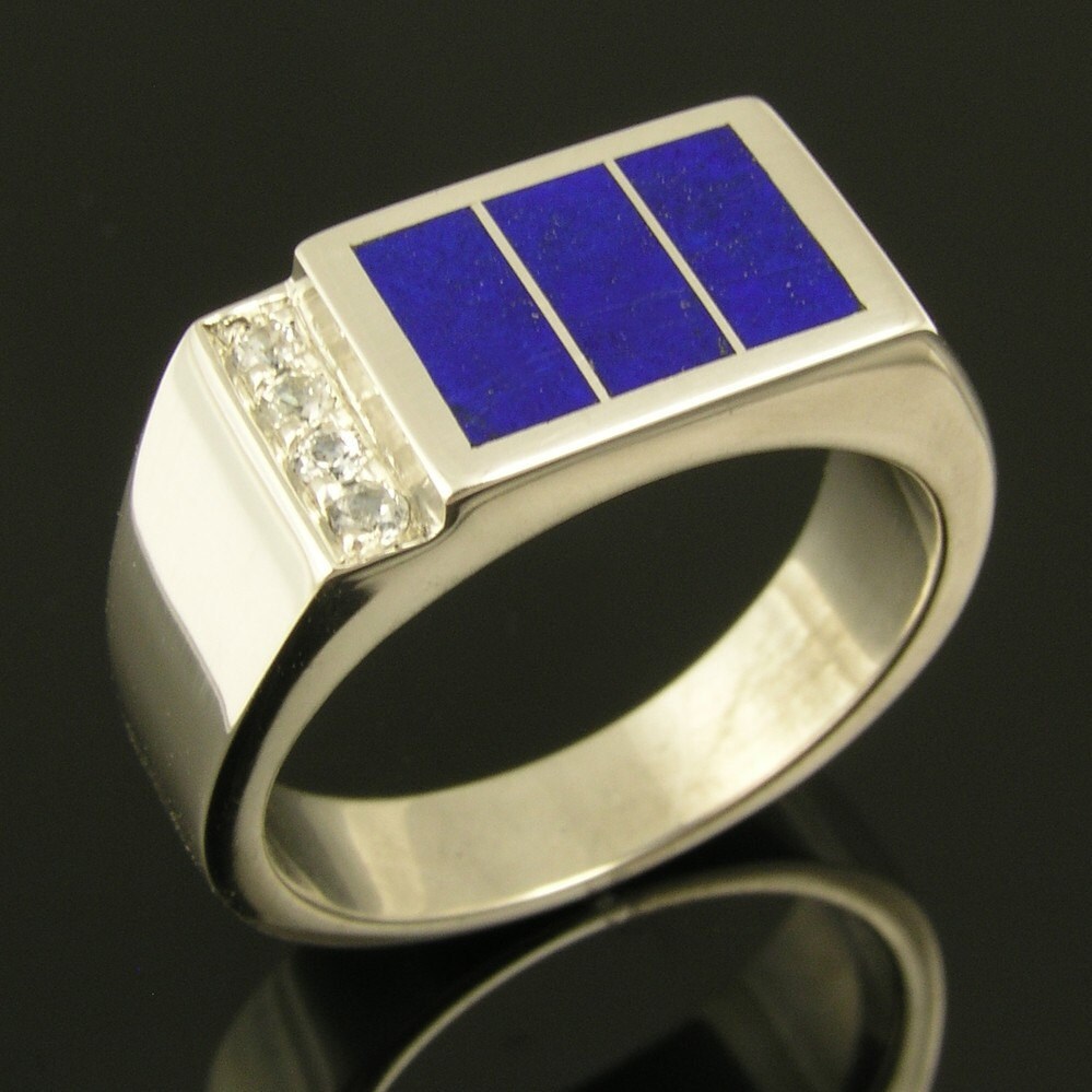sterling Silber Mann Ring Mit Lapis, Akzentuiert Von Weißen Saphiren Eingelegt von TheHilemanCollection
