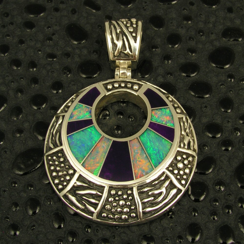 sterling Silberanhänger Von Mark Hileman Australian Opal Mit Sugilith Eingelegt von TheHilemanCollection