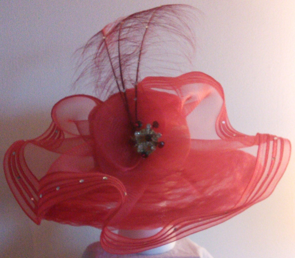 Rote Organza Feder Strass Diamant Brosche Hut, Kentucky Derby, Hochzeit Kirche Tea Party Fedora Hut von TheHipBoutique