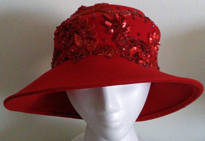 Rote Wollfilzmütze, Paillettenband, Kentucky Derby Hut, Church Hat, Tea Party Hut, Royal Ascot Hut von TheHipBoutique