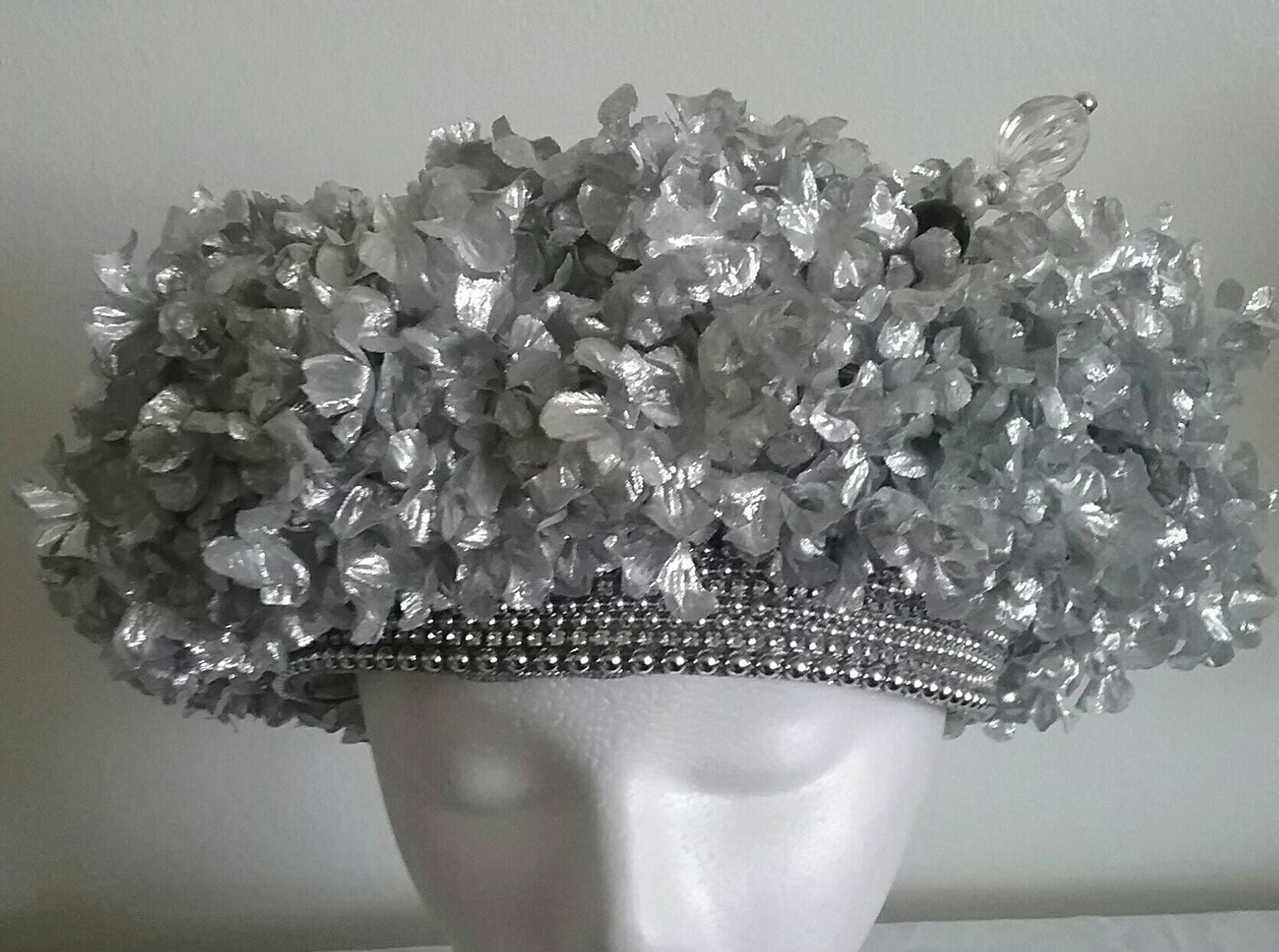 Silber Blume Pillenhut von TheHipBoutique