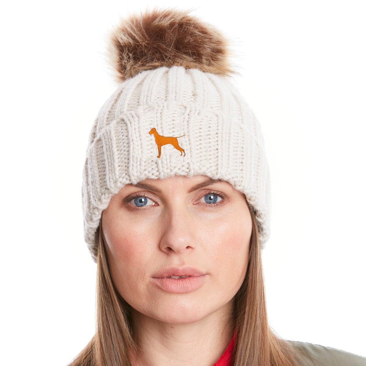 Vizsla Besitzer Kleidung Geschenke, Kunstpelz Pom Grobstrick Super Weiche Unisex Bestickte Beanie Aus Dem Haus Des Hundes von TheHouseOfDogShop