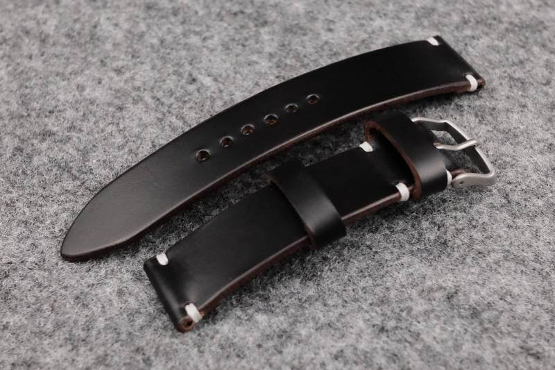 Horween Chromexcel Schwarz Ungefüttert Seitenstich Lederarmband Horween Chromexcel Schwarz Ungefüttert Seitenstich Lederarmband von TheHouseOfStraps