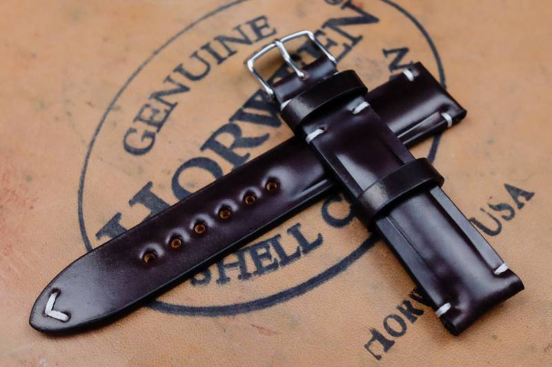 Horween Shell Cordovan Color 8 Burgund Halbgepolstertes Lederarmband von TheHouseOfStraps