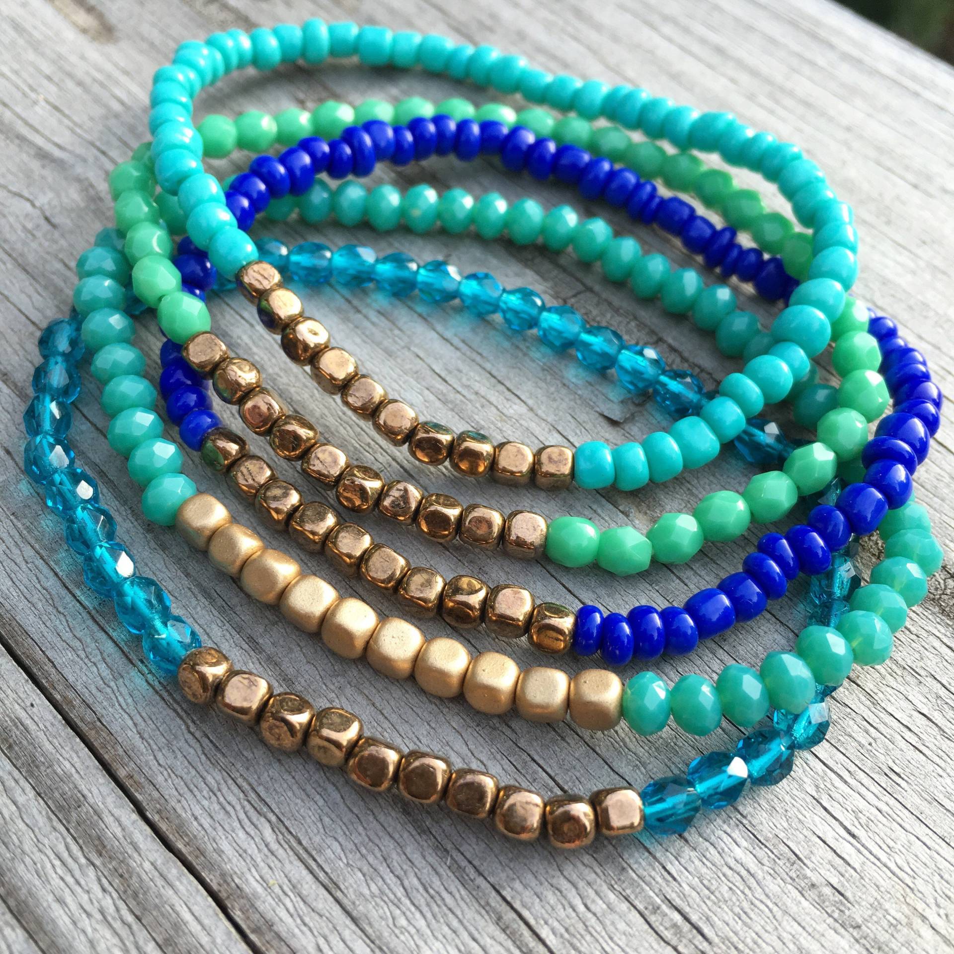 Personalisiertes Glasperlen Armband von TheHustleRedefined