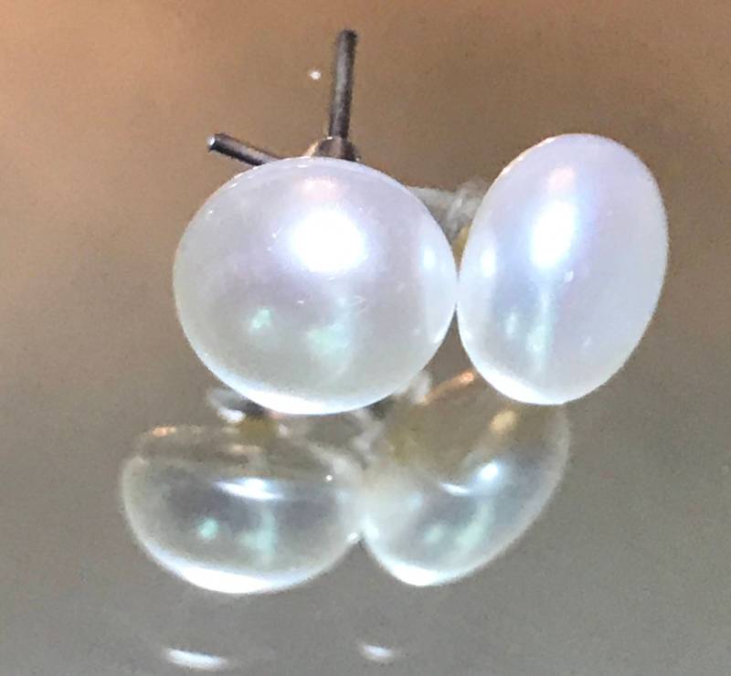 Glänzende Weiße Süßwasserperlen 9mm Zuchtperlen Ohrstecker Glänzende Weiße Süßwasserperlen 9mm Zuchtperlen Ohrstecker von TheIFeelPrettyShop