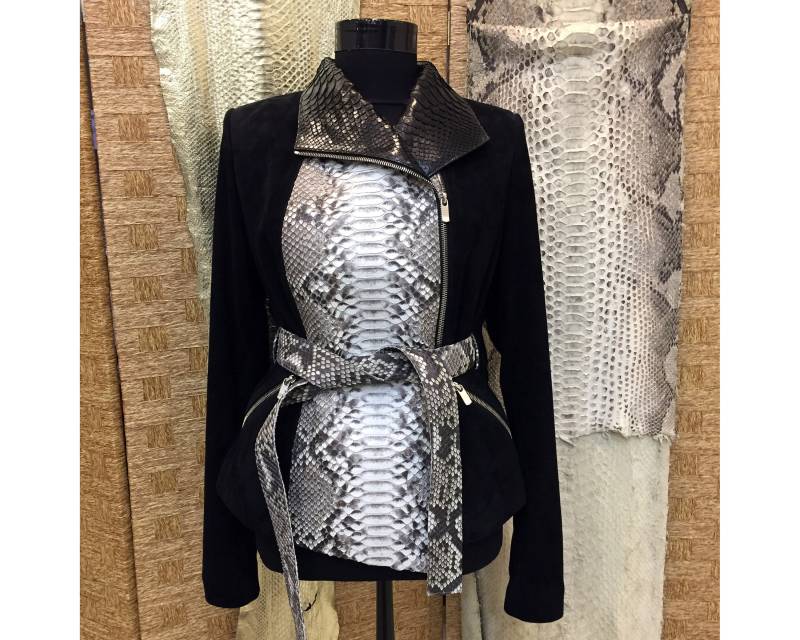Damen Echt Python Hautbesatz Wildleder Luxus Schwarz Weiß Biker Jacke von TheISSLA