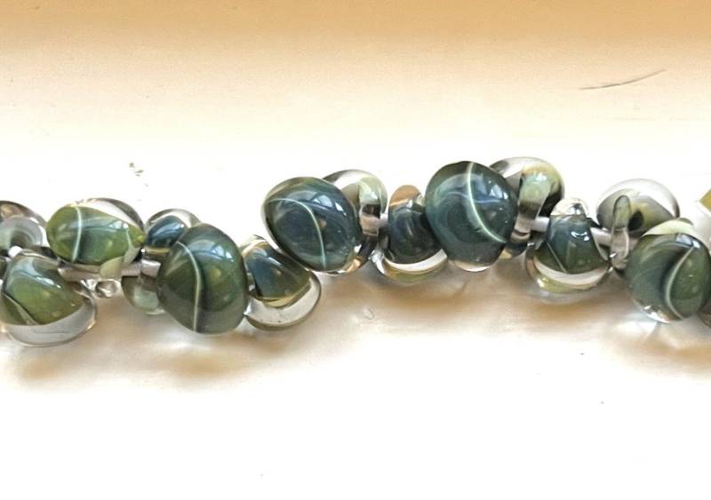 5 Reptil Grün Teardrop Handgemachte Lampwork Perlen - 10 Mm | 21107 von TheIndigoRaven