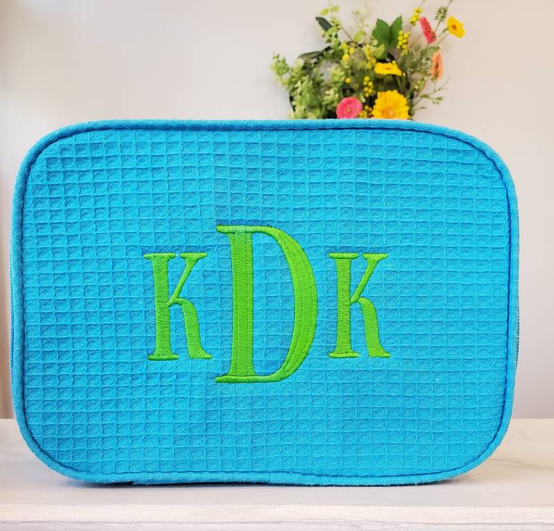 Grosse Personalisierte Kosmetiktasche/Große Mit Tasche Personalisierte Make-Up Waffel Weave Brautgeschenk von TheInitialDesignSTL