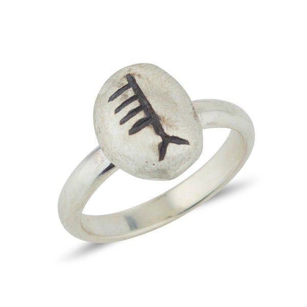 Ogham Initial Ring Aus Sterlingsilber von TheIrishJeweller