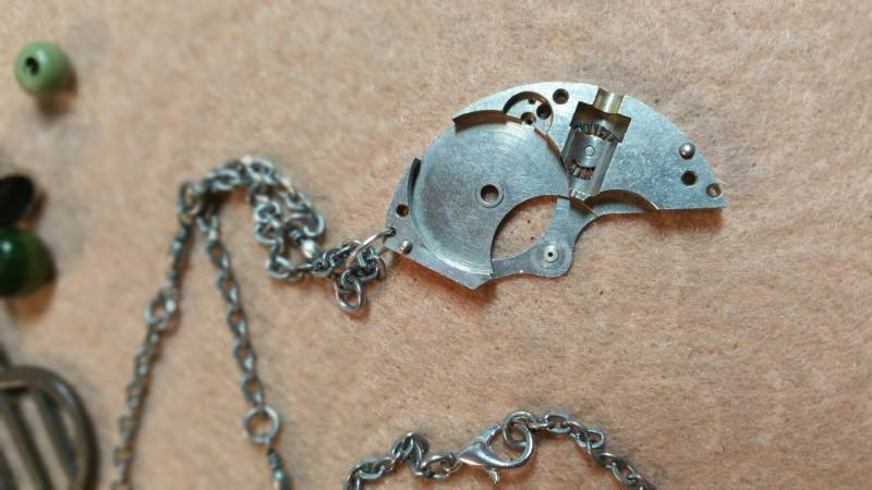 Upcycling Uhrenanhänger Upcycling Uhrenanhänger von TheItalianHippie