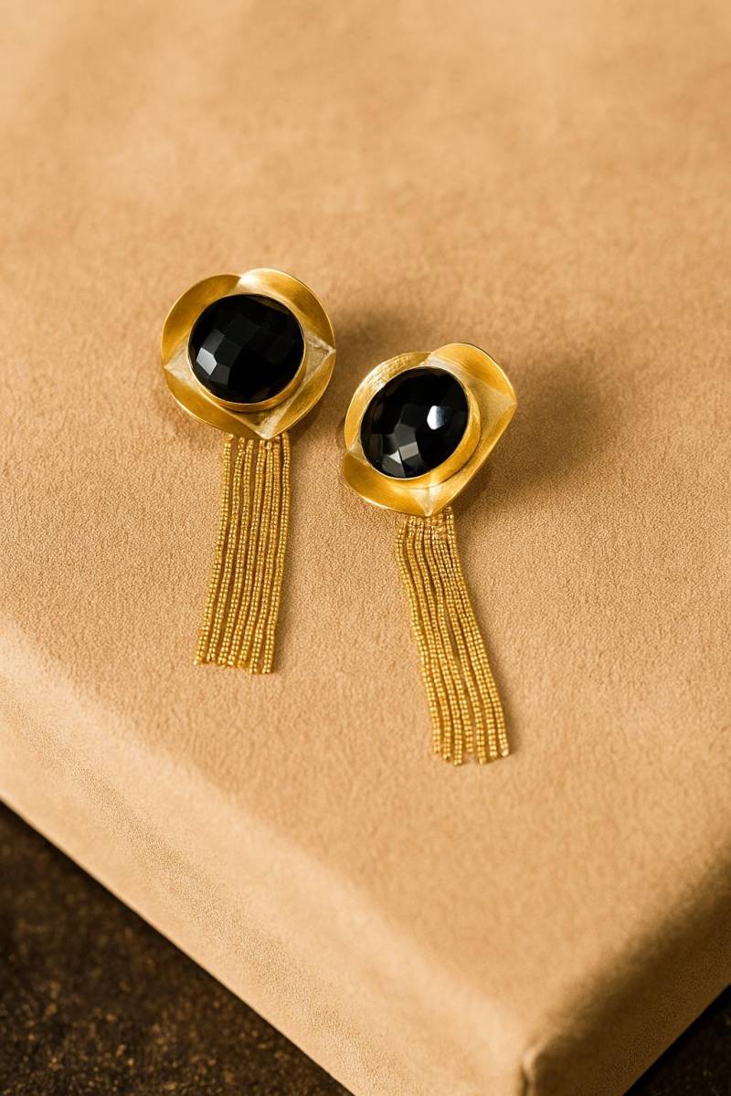 Vergoldete Quasten-Ohrringe, Schwarzer Onyx, Handgemacht von TheJewelBasketStudio