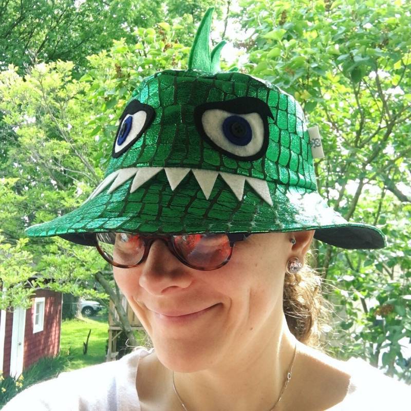 Dinosaurier-Eimer-Hut, Reptil, Große Zähne, Glänzend Grün, 6 Monate Bis Zum Erwachsenen, Spaß Kleidung, Sommermütze, Funky Hut, Sonnenschutz von TheJewelKnitter