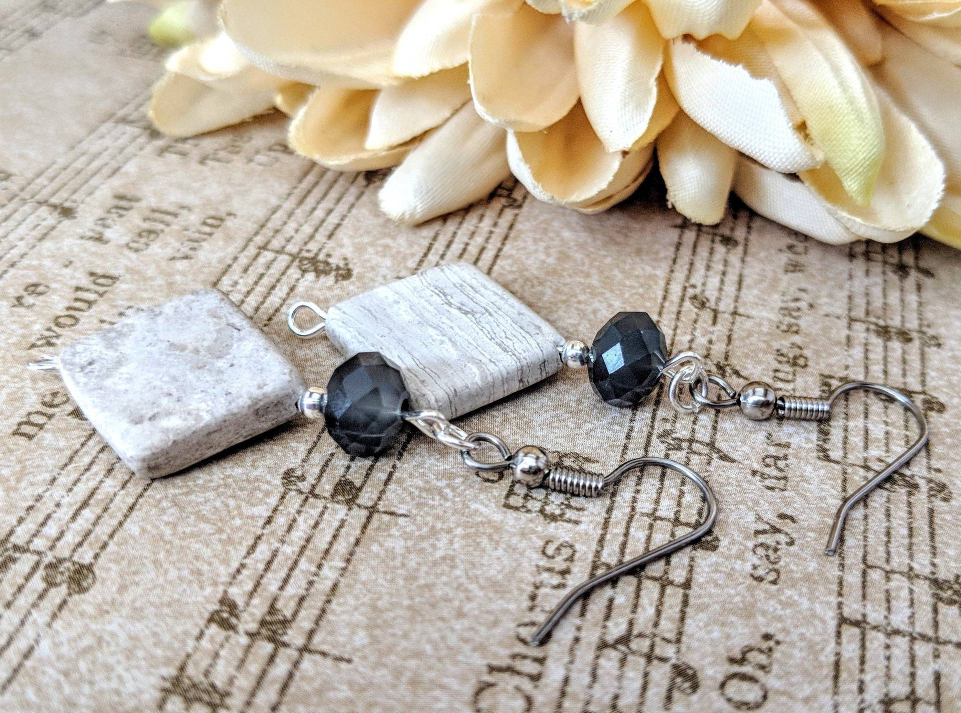 Sterling Silber Grau Ohrringe, Marmor Ohrringe Aura Reinigungsstein, Graue Stein Halbedelstein Schmuck Für Frauen Sterling Silber Grau Ohrringe, Marmor Ohrringe Aura Reinigungsstein, Graue Stein Halbedelstein Schmuck Für Frauen von TheJeweledElephants