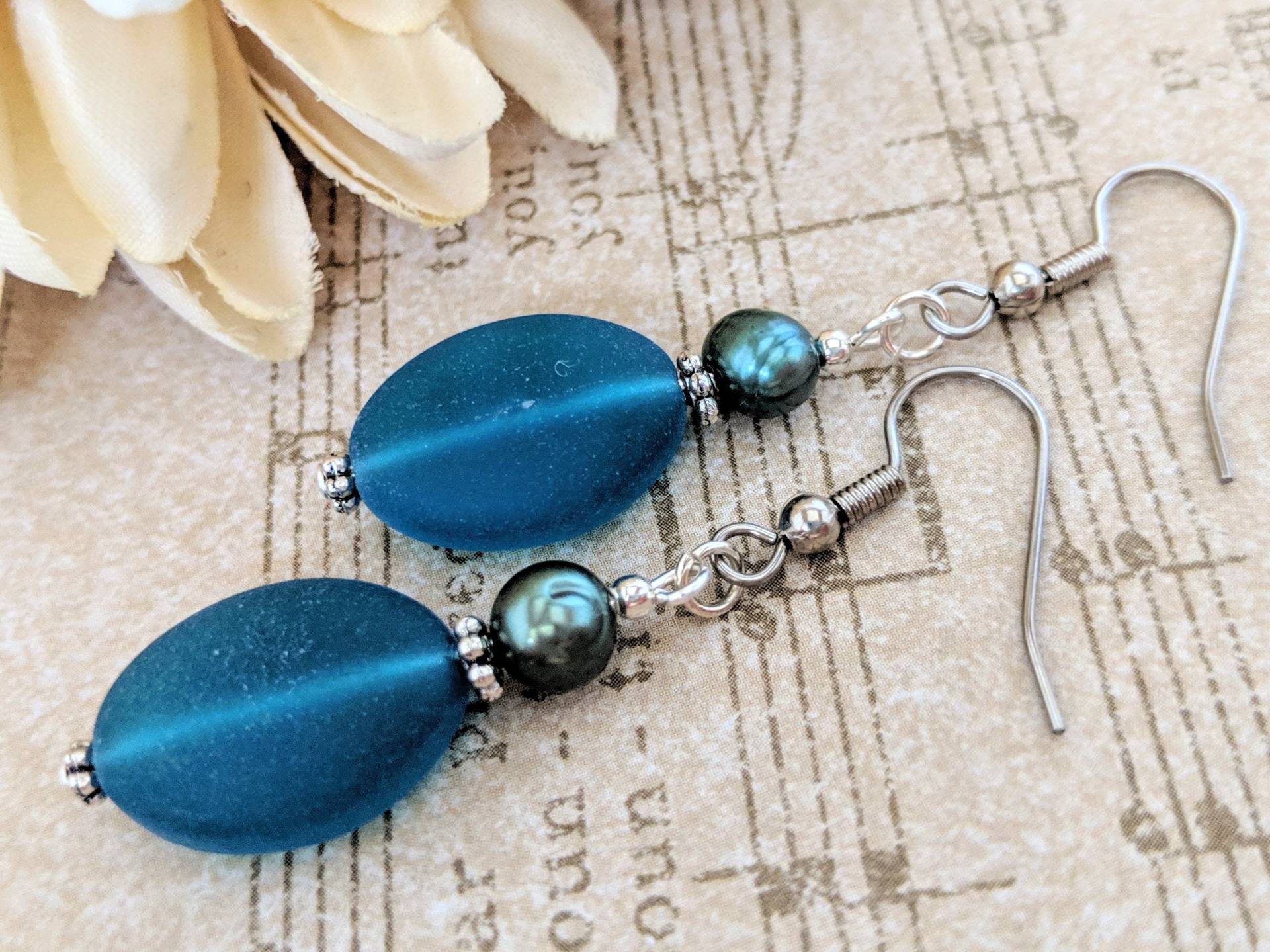 sterling Silber Seeglas Ohrringe, Süßwasser Perle Schmuck Kobalt Ozean Blau Geschenk Für Sie, Weihnachtsgeschenk Mama sterling Silber Seeglas Ohrringe, Süßwasser Perle Schmuck Kobalt Ozean Blau Geschenk Für Sie, Weihnachtsgeschenk Mama von TheJeweledElephants