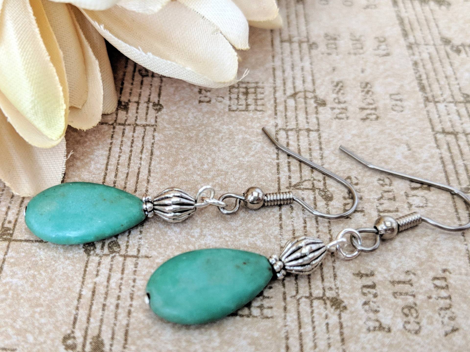 sterling Silber Türkis Ohrringe, Dezember Birthstone Schmuck Geschenk, Teardrop Metaphysical Shops Geschenk Für Mama, Chakra Ohrringe sterling Silber Türkis Ohrringe, Dezember Birthstone Schmuck Geschenk, Teardrop Metaphysical Shops Geschenk Für Mama, Chakra Ohrringe von TheJeweledElephants
