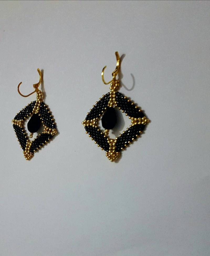 Handgemachte Artikel; Designer Ohrring; Schwarz Und Gold Perlen Handgemachte Artikel; Designer Ohrring; Schwarz Und Gold Perlen von TheJewelleryPalace