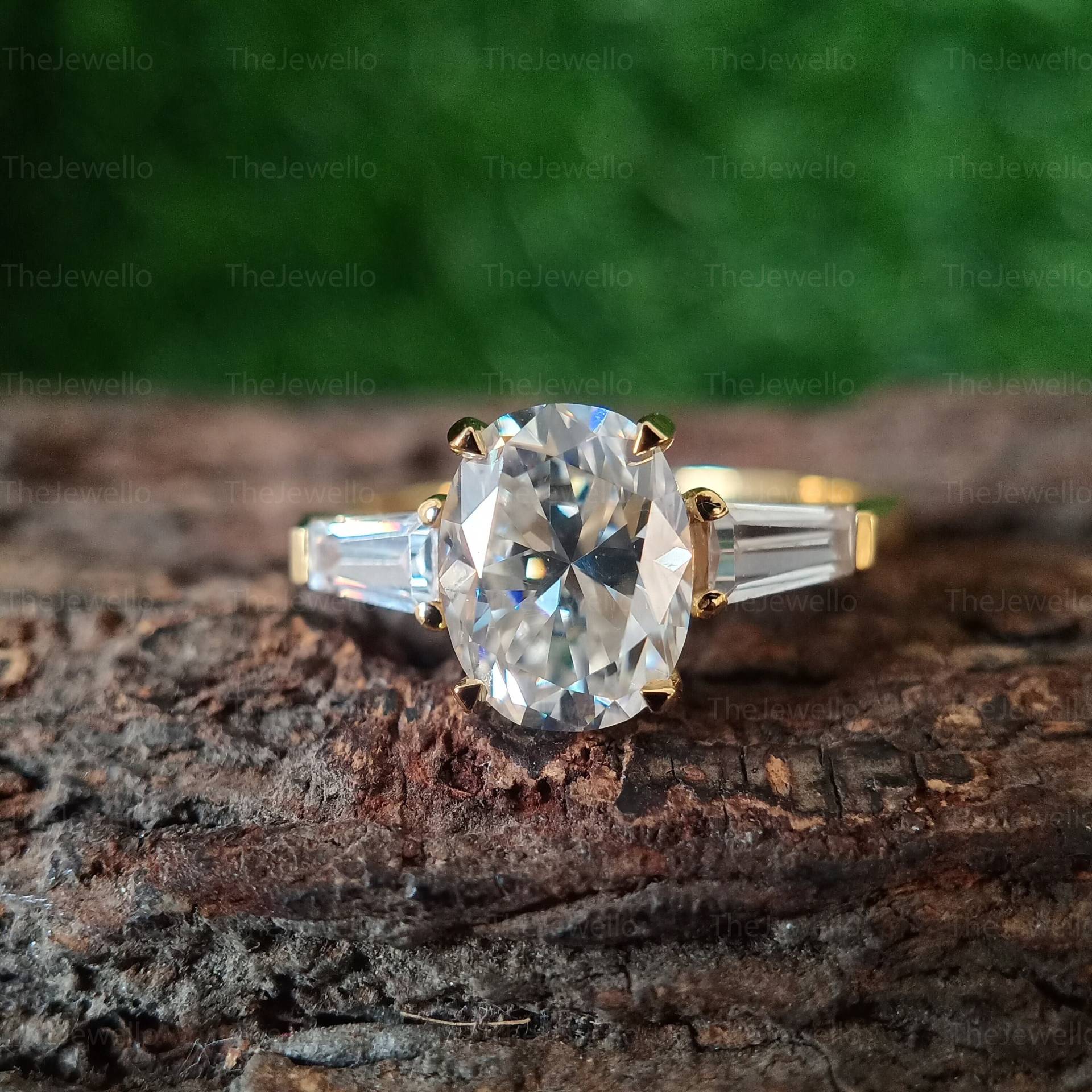 2.40 Ct Oval Moissanite Verlobungsring, Drei-stein-Verlobungsring, Seitliche Verjüngung Im Baguetteschliff Ring, 18K Gelbgold Ring von TheJewello