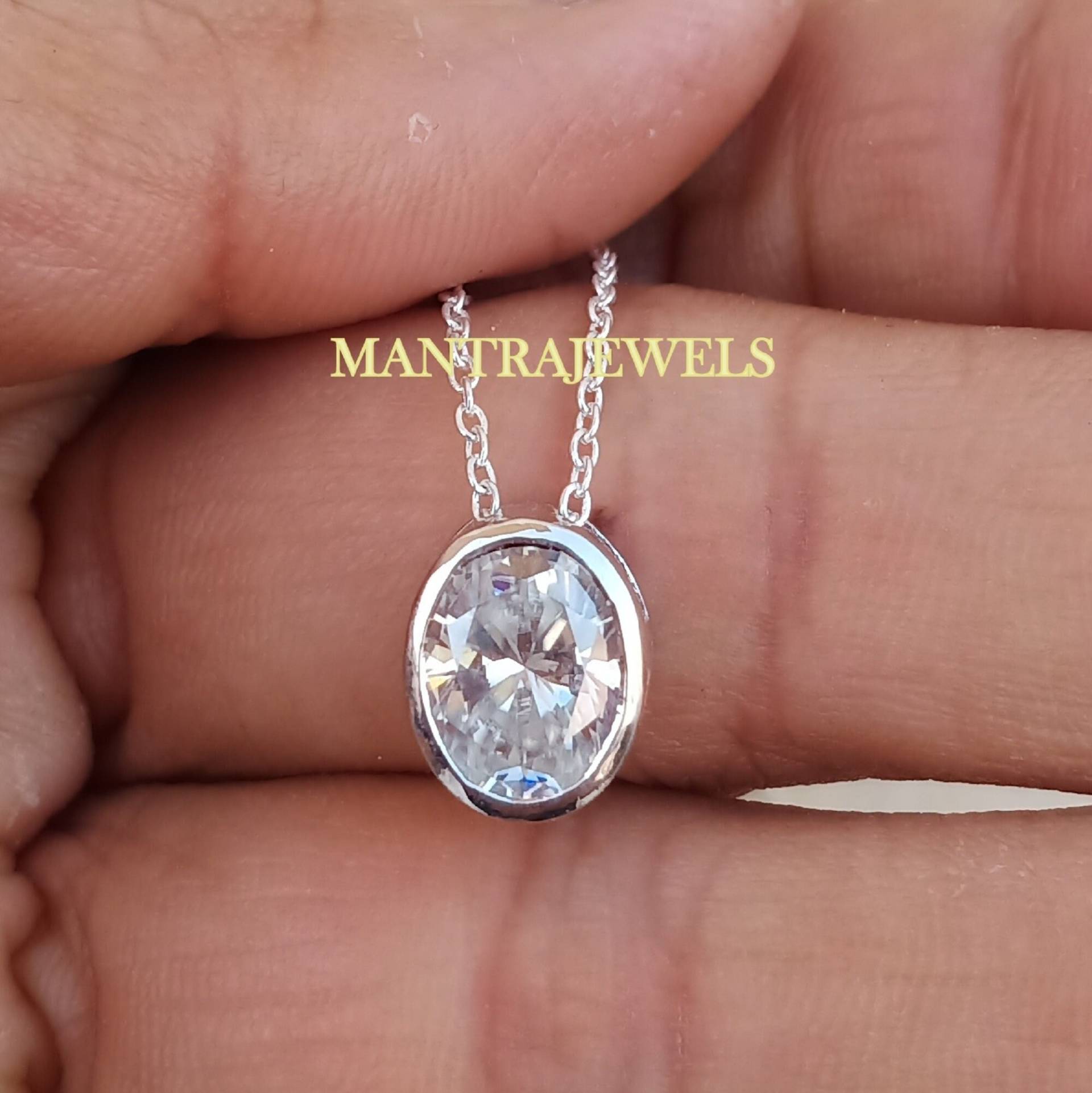 2.12Ct Oval Brilliant Cut Fg Farbe Moissanite Anhänger, Hochzeitsanhänger, Charm Anhänger in 14K Weißgold, Solitaire Bezel Set Diamant von TheJewello