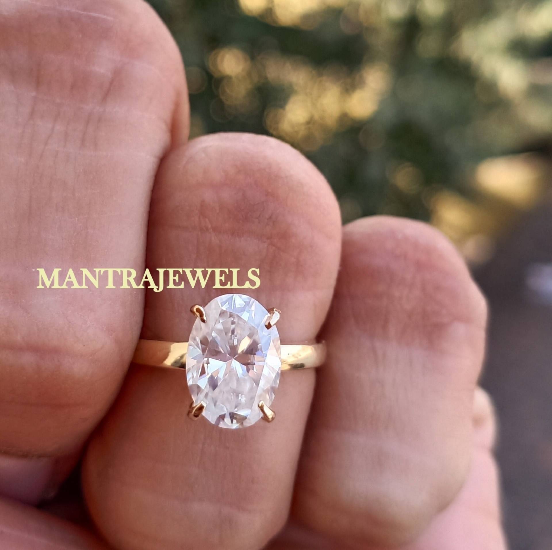 2.51Ct Moissanit Verlobungsring/Längliche Ovalschliff Ring Solider 14K Gelbgold Versteckter Heiligenschein Damenring von TheJewello