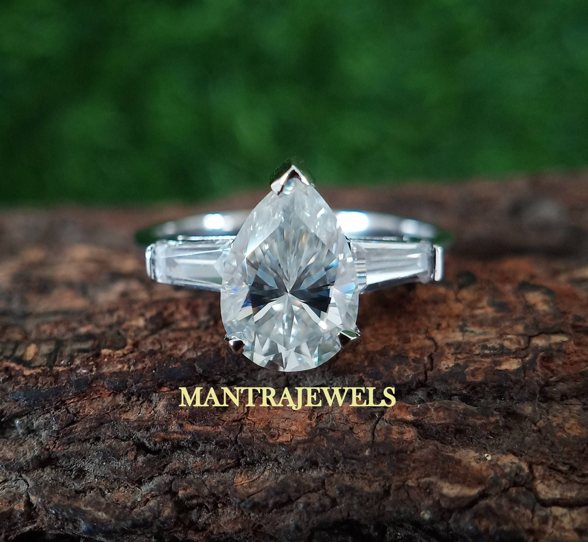 Birne Moissanite Ring, 2.35Ct Verlobungsring, Side Taper Baguette Cut Solid Gold Braut Ehering, Ring Für Sie von TheJewello