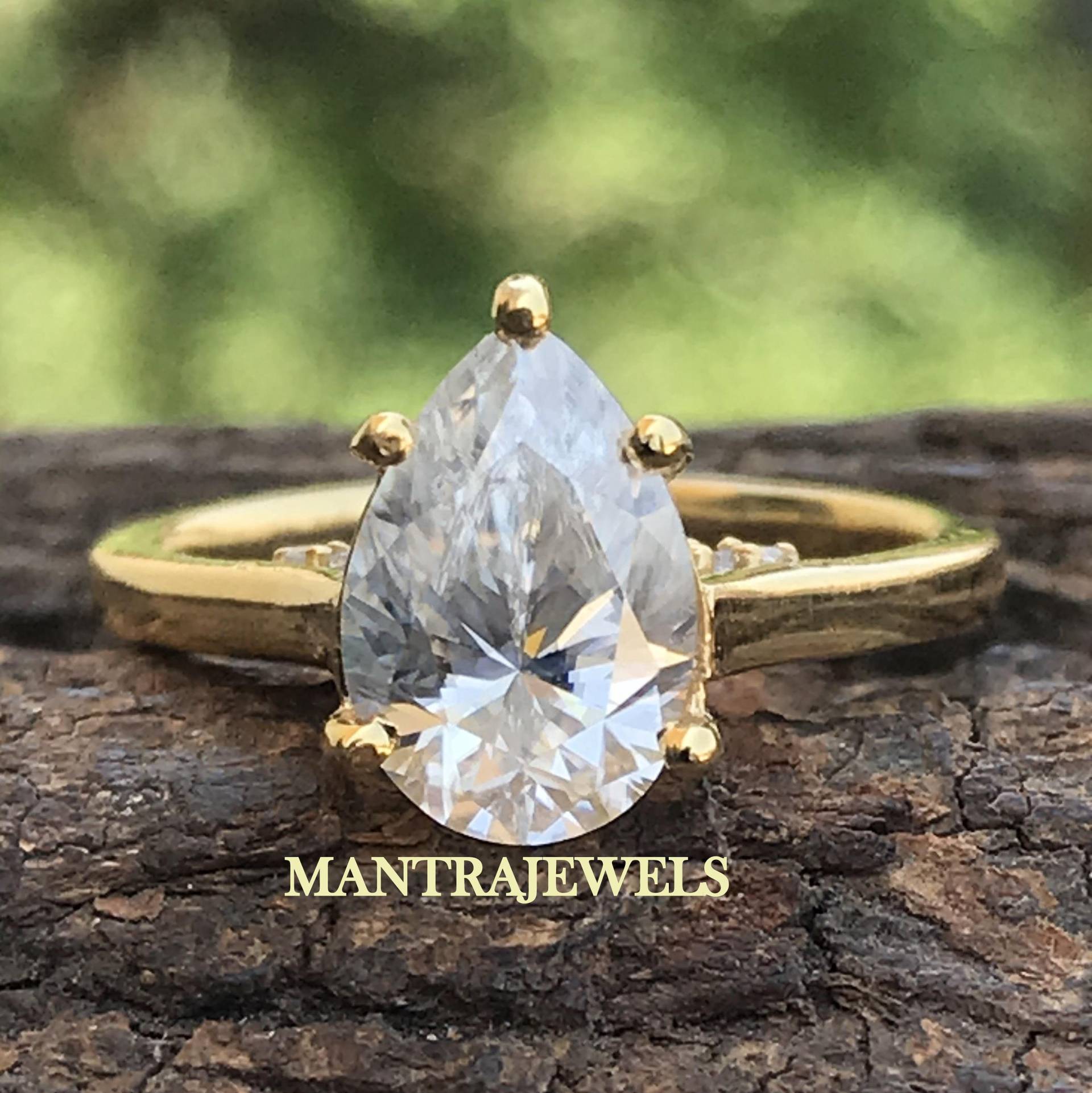 Birne Moissanite Ring/2.20 Ct Birnenschliff Verlobungsring 14K Weißgold Ehering Jubiläumsring Diamantring in Birnenform von TheJewello