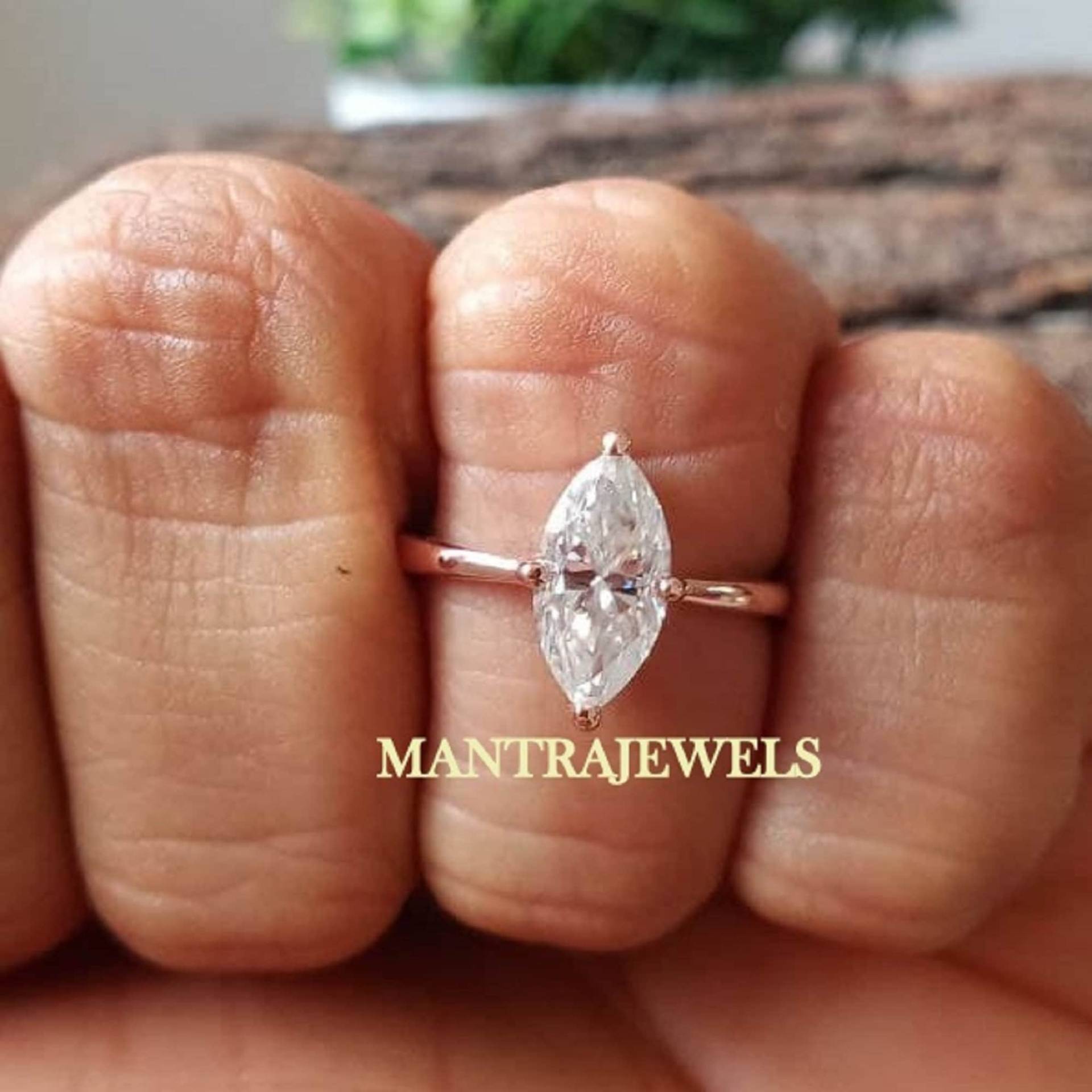 2 Karat Moissanite Marquise Cut Ring, Solitaire 4 Prong Setting 18K Rose Gold Jubiläumsversprechen Geschenk Für Sie 2 Karat Moissanite Marquise Cut Ring, Solitaire 4 Prong Setting 18K Rose Gold Jubiläumsversprechen Geschenk Für Sie von TheJewello