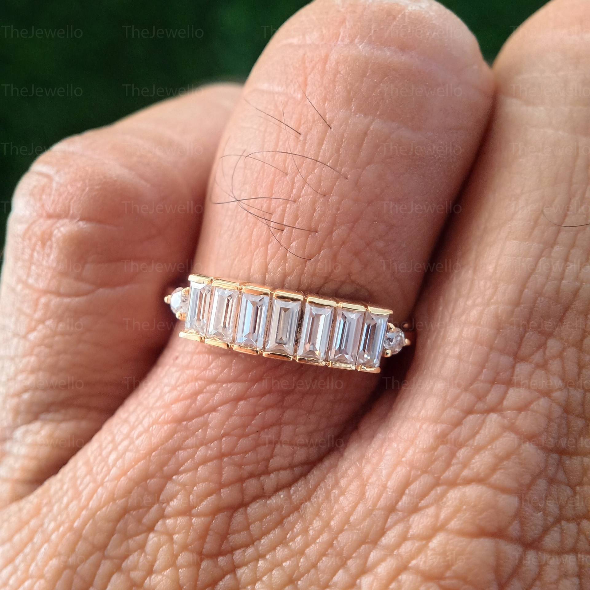 14K Gold Baguette Ehering, Vertikale Moissanite Brillanter Ehering Für Sie von TheJewello